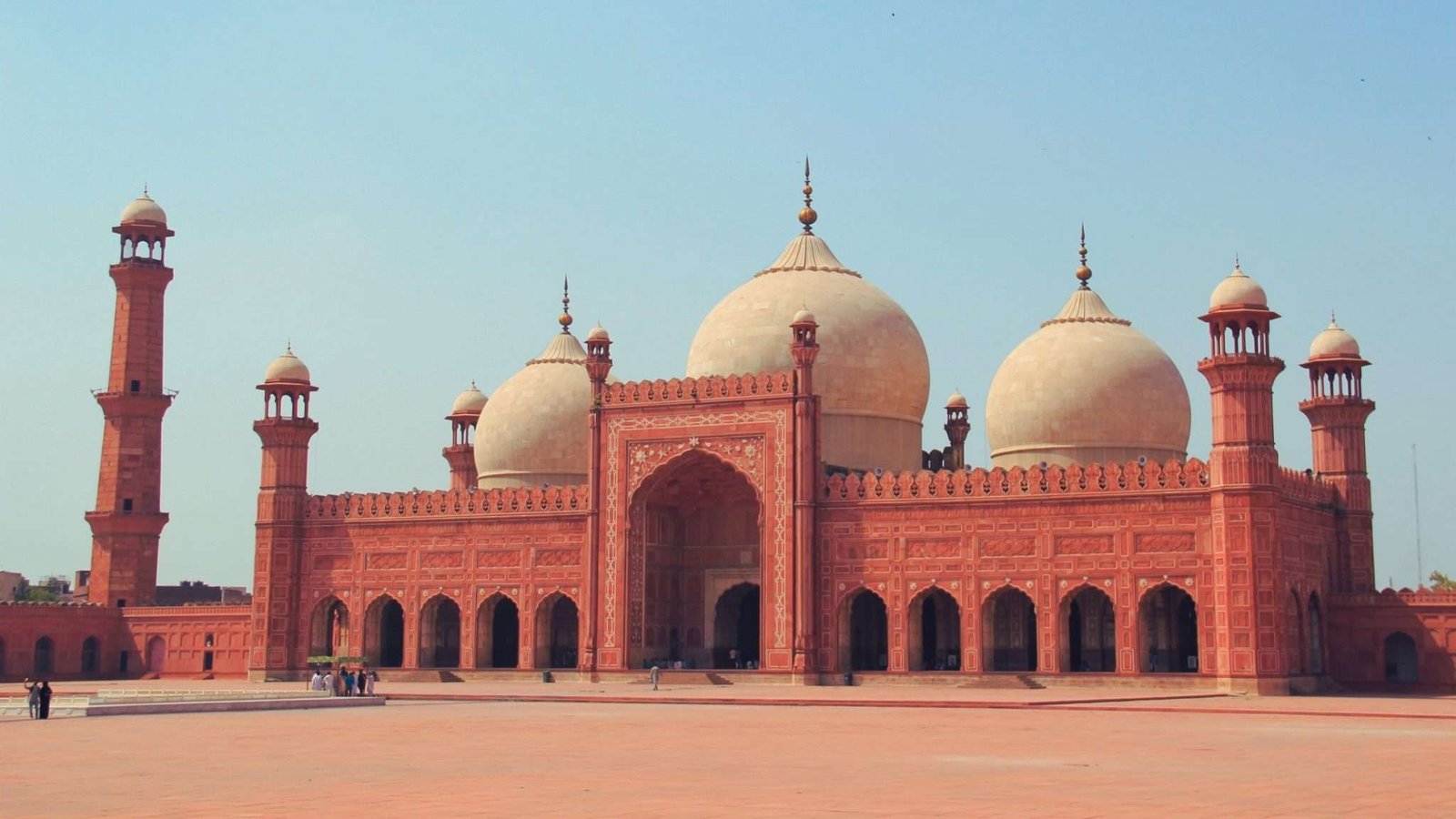 Badshahi Mosque 3